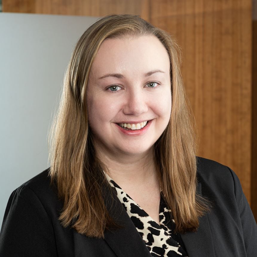 Laura Hemmer headshot